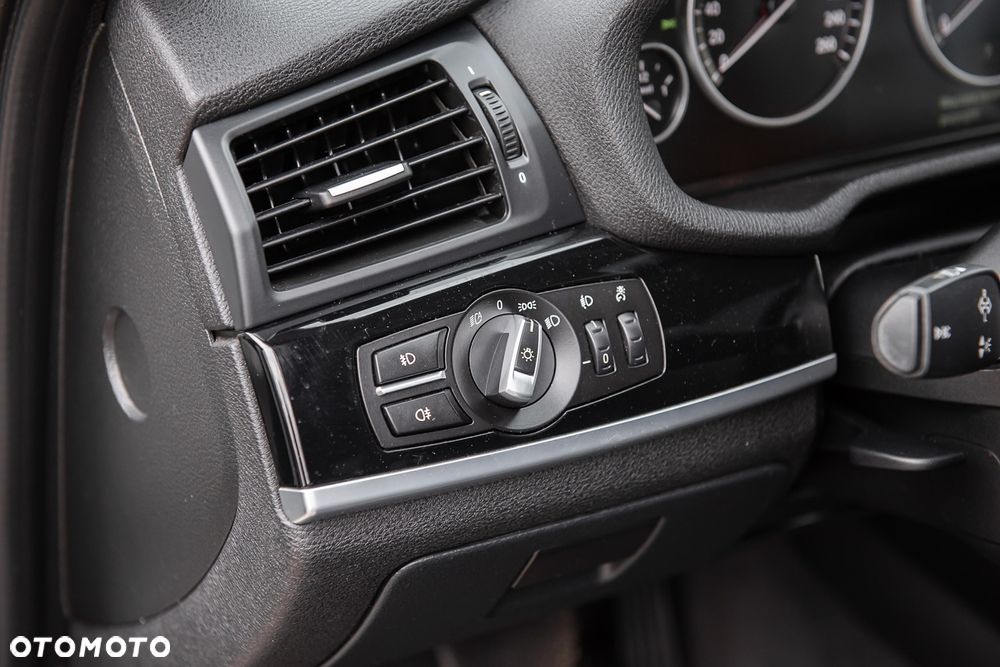 BMW X3 sDrive18d xLine - 18