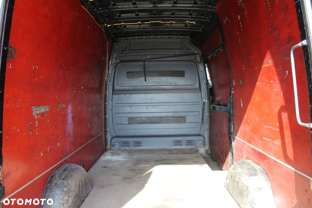 Mercedes-Benz Sprinter - 9