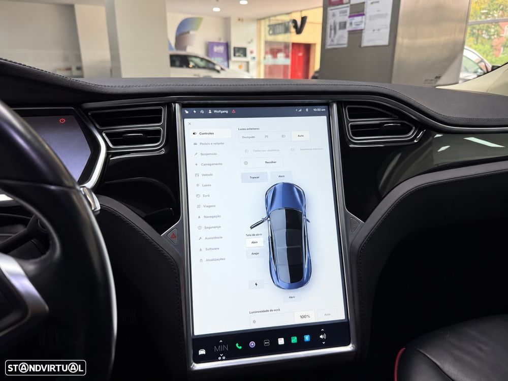 Tesla Model S - 22