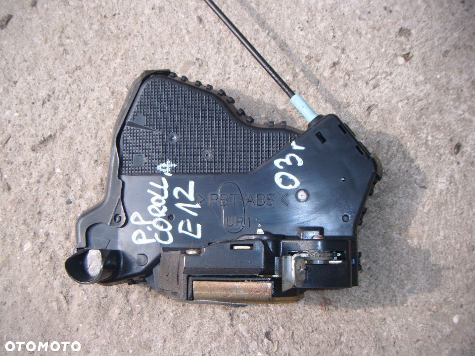 toyota corolla e12 03r zamek drzwi prawy przód - 1