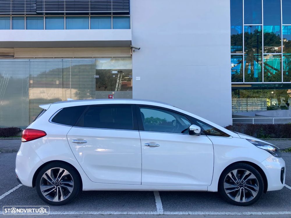 Kia Carens - 3