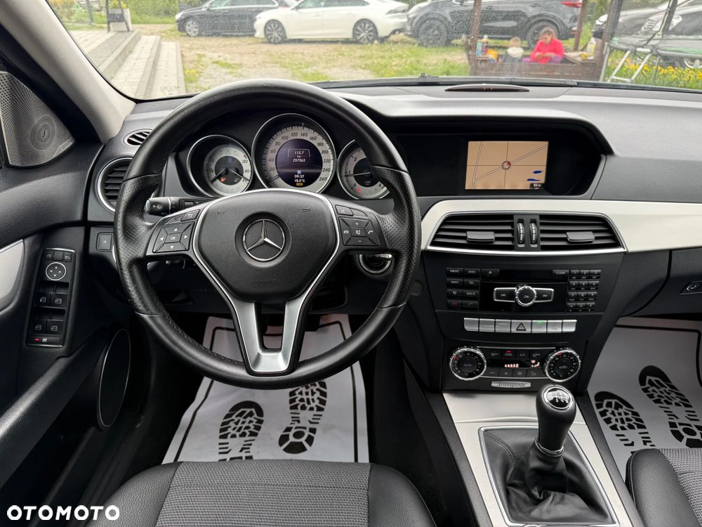 Mercedes-Benz Klasa C 180 CDI Avantgarde Edition - 29