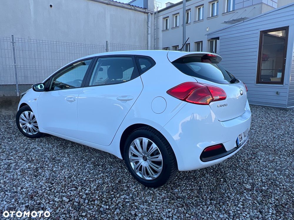 Kia Ceed 1.6 GDI Dream Team Edition - 8