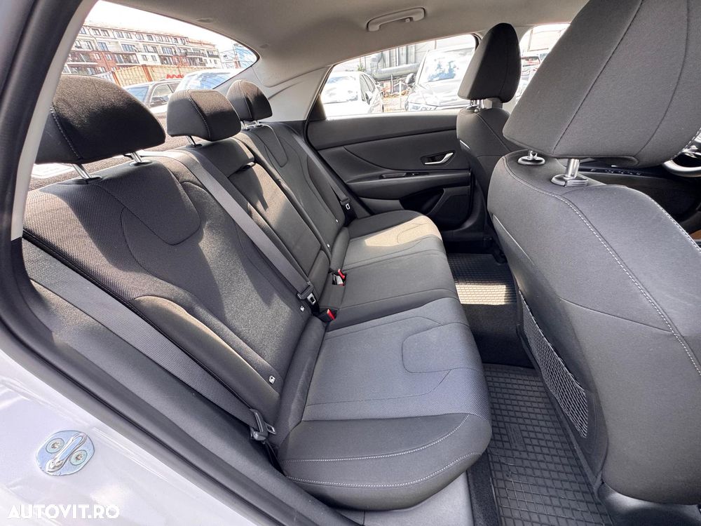 Hyundai Elantra 1.6 l 123 CP CVT Comfort - 11