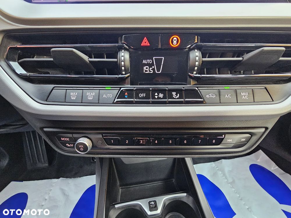 BMW Seria 1 116d - 26