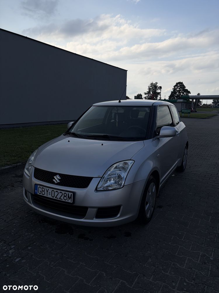Suzuki Swift - 1