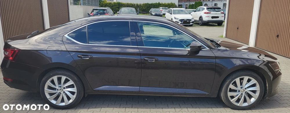 Skoda Superb 1.5 TSI ACT Ambition - 2