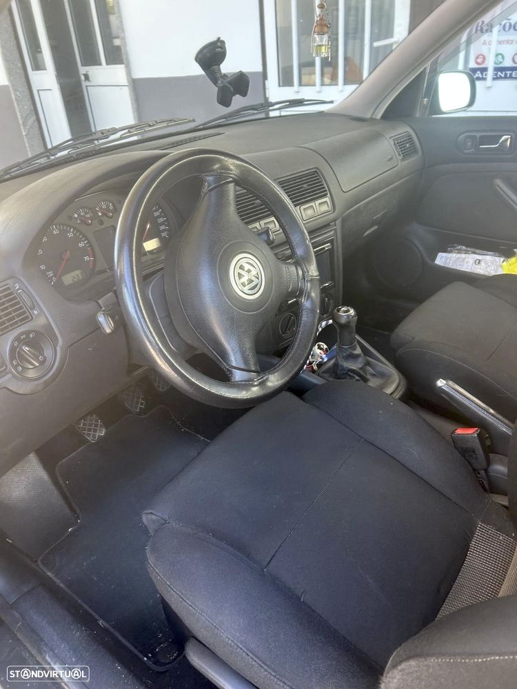 VW Golf - 5