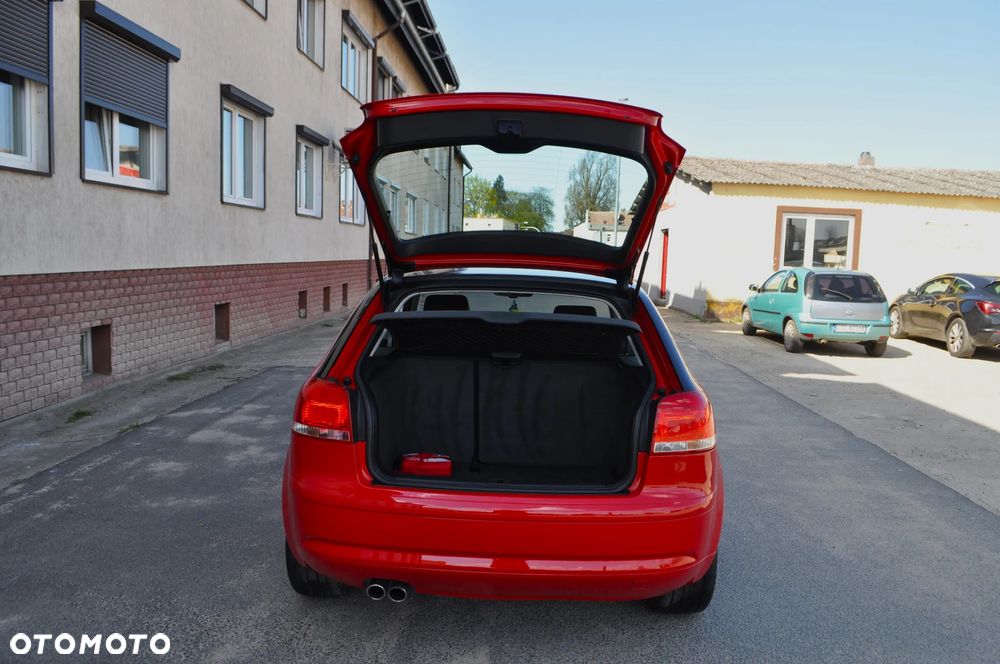 Audi A3 3-drzwiowe 2.0 FSI Attraction - 9
