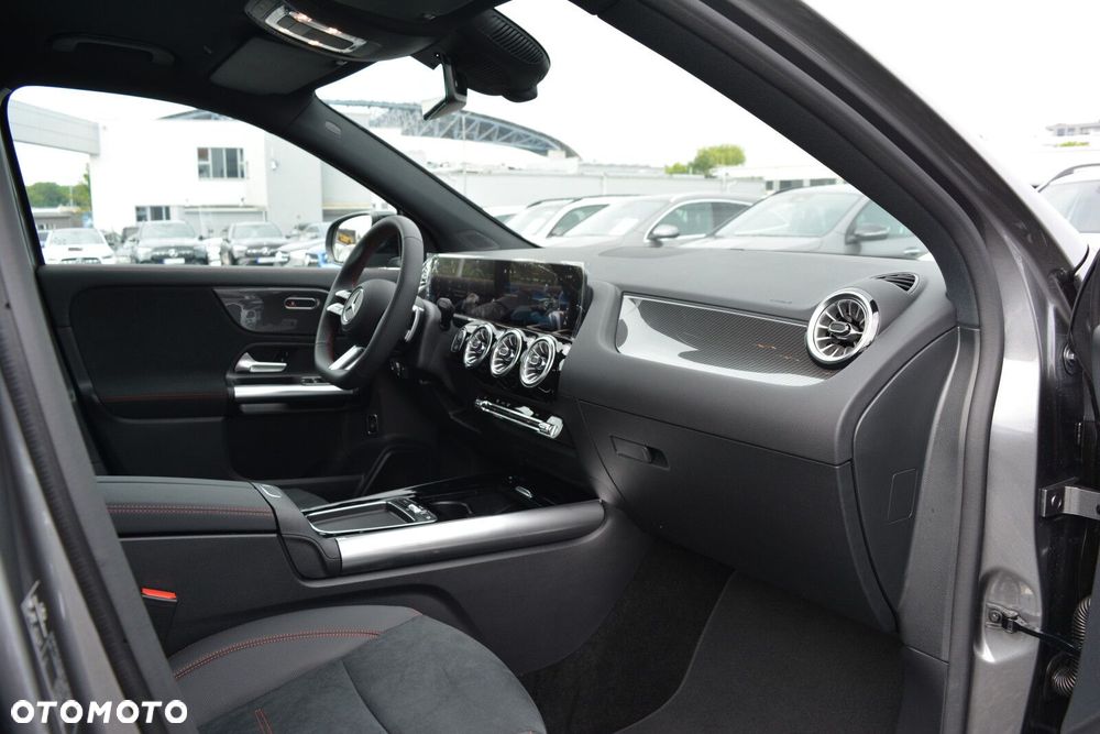 Mercedes-Benz GLA 200 AMG Line - 23