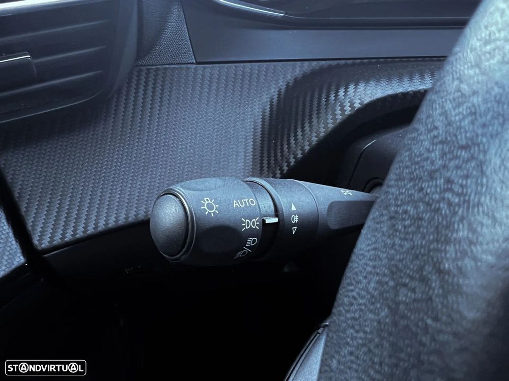 Peugeot 2008 1.2 PureTech Allure - 16