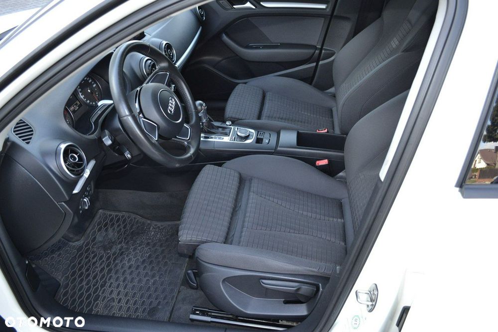Audi A3 Sportback 2.0 TDI S tronic design - 30