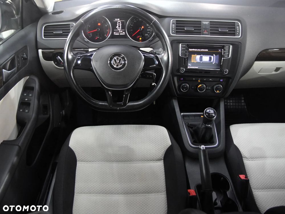 Volkswagen Jetta - 16
