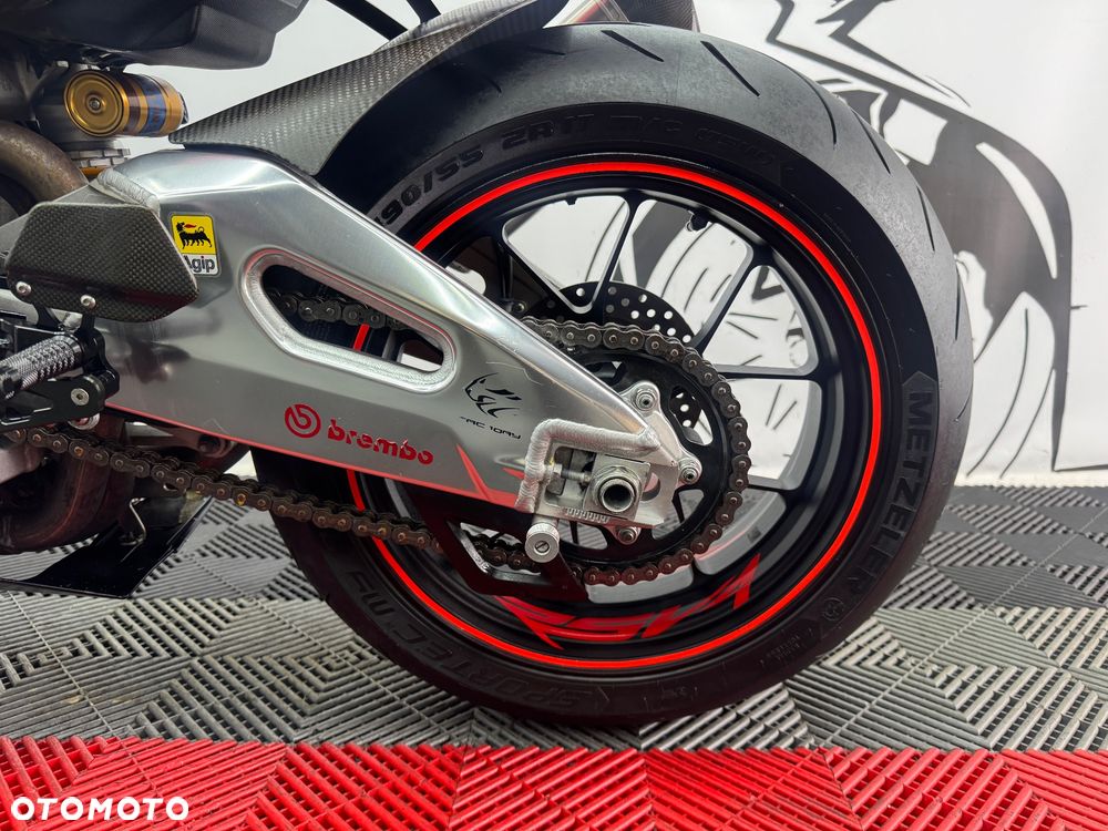 Aprilia RSV - 21