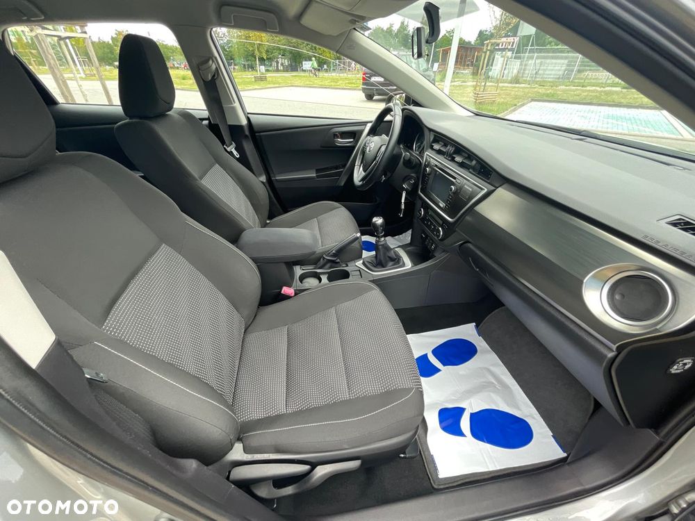 Toyota Auris 1.6 Valvematic Executive - 14