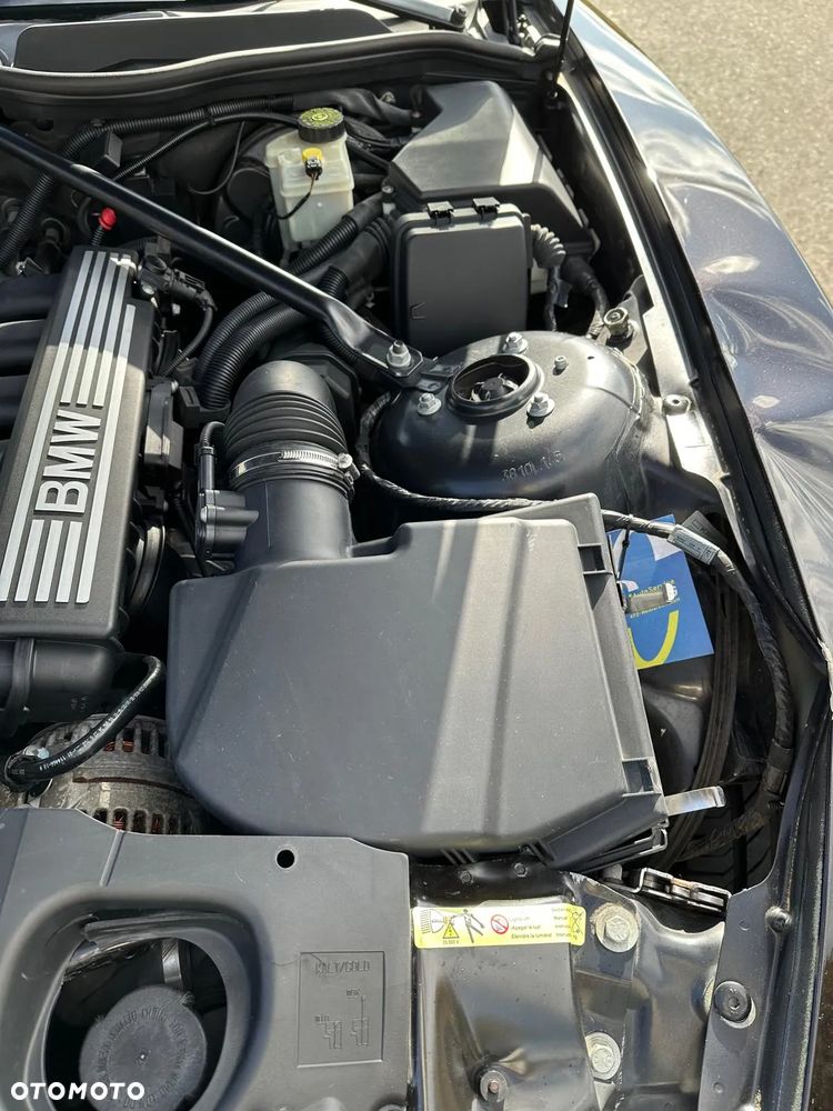 BMW Z4 2.5i - 8