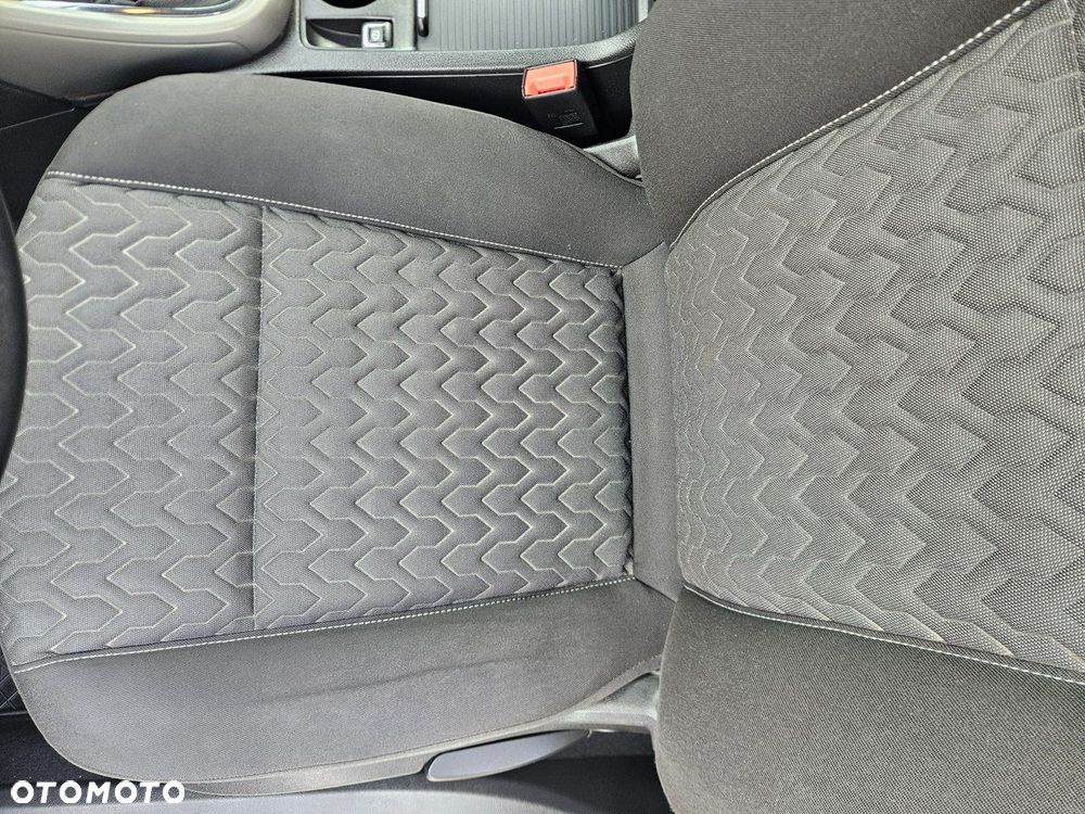 Opel Astra 1.4 Turbo Cosmo - 22