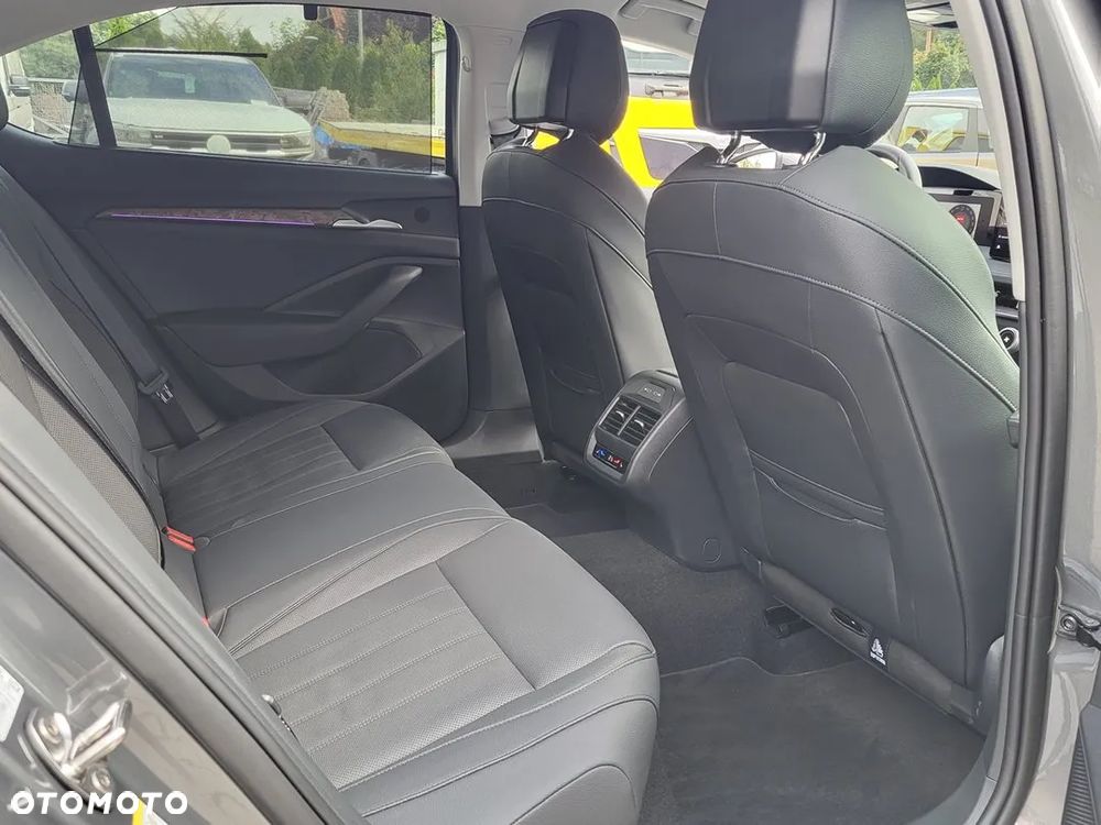 Skoda Superb 2.0 TDI SCR 4x4 L&K DSG - 20