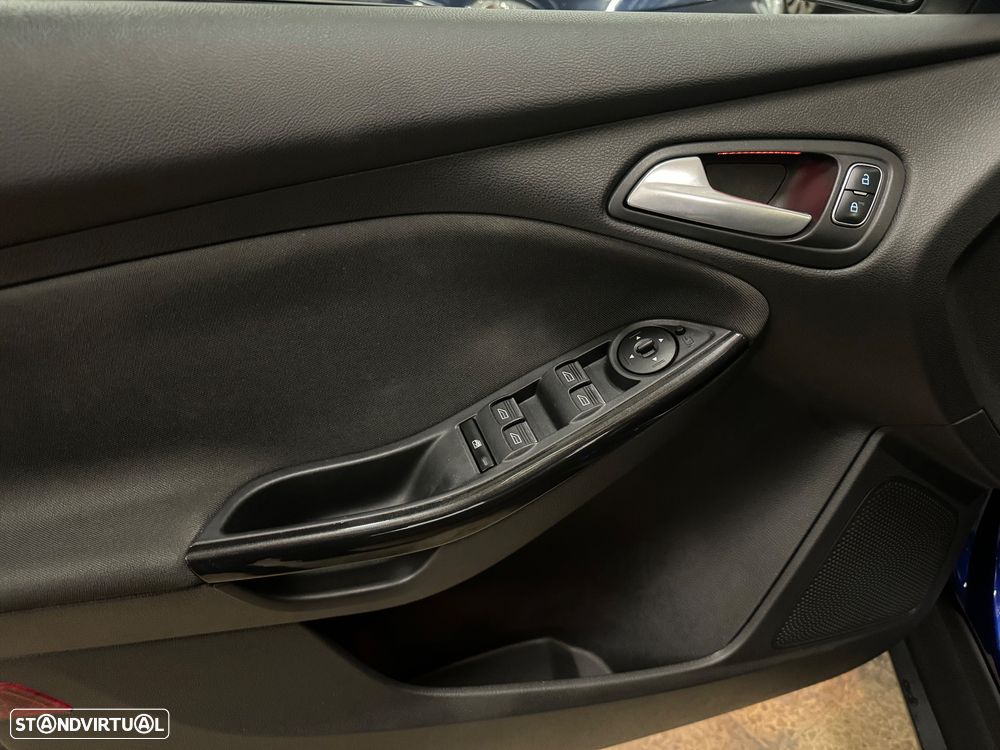 Ford Focus 1.0 EcoBoost Titanium - 14