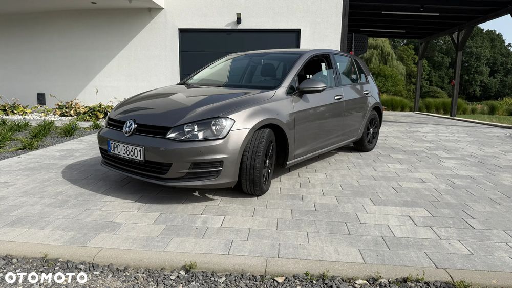 Volkswagen Golf - 1