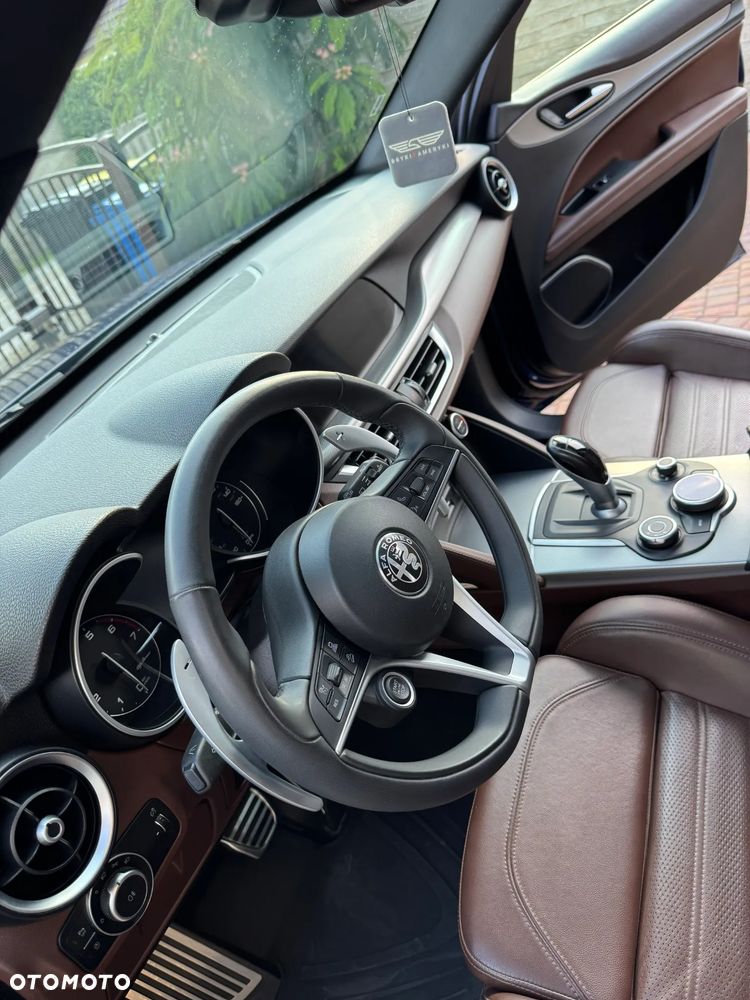 Alfa Romeo Stelvio 2.0 Turbo Veloce Q4 - 18