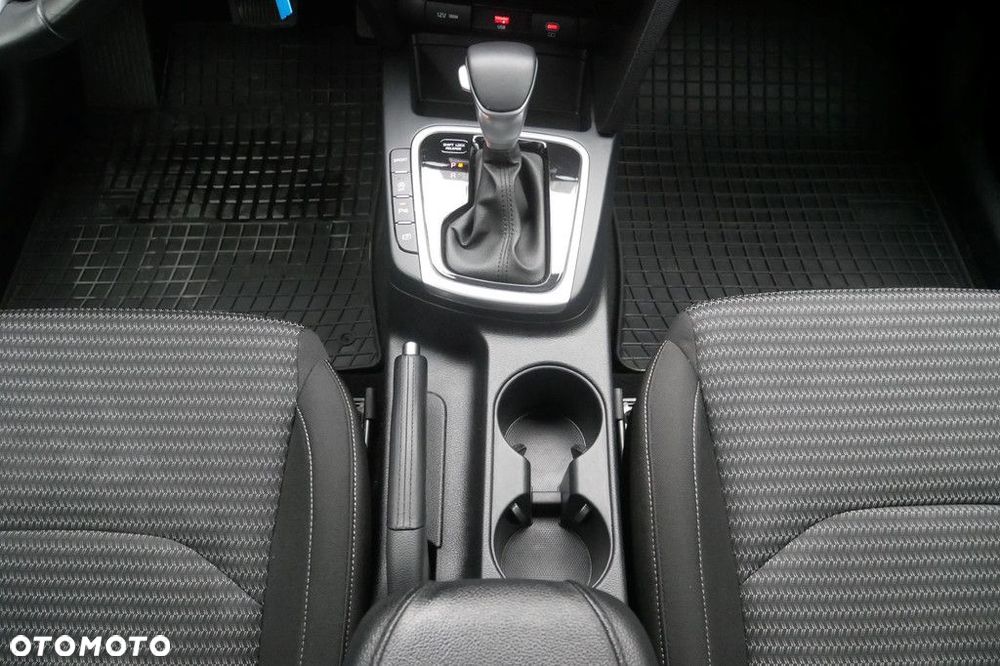 Kia Ceed - 11