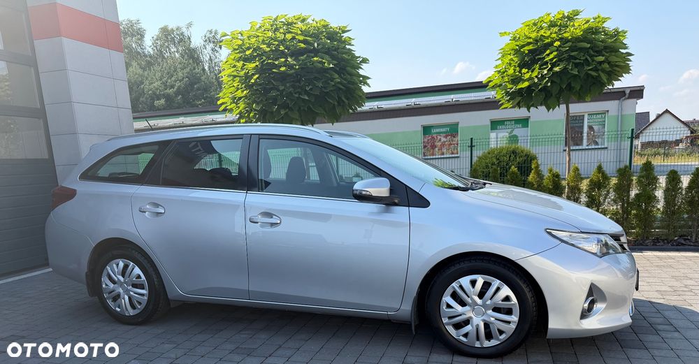 Toyota Auris - 2