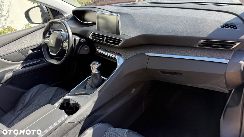 Peugeot 3008 1.2 PureTech Allure S&S - 8