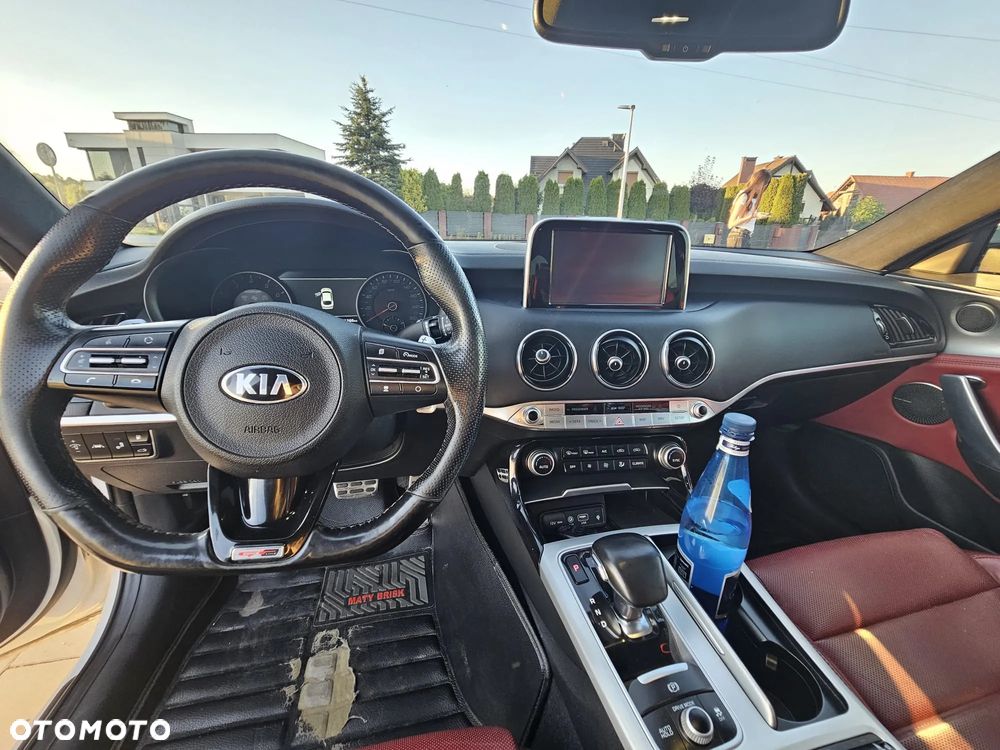 Kia Stinger - 19