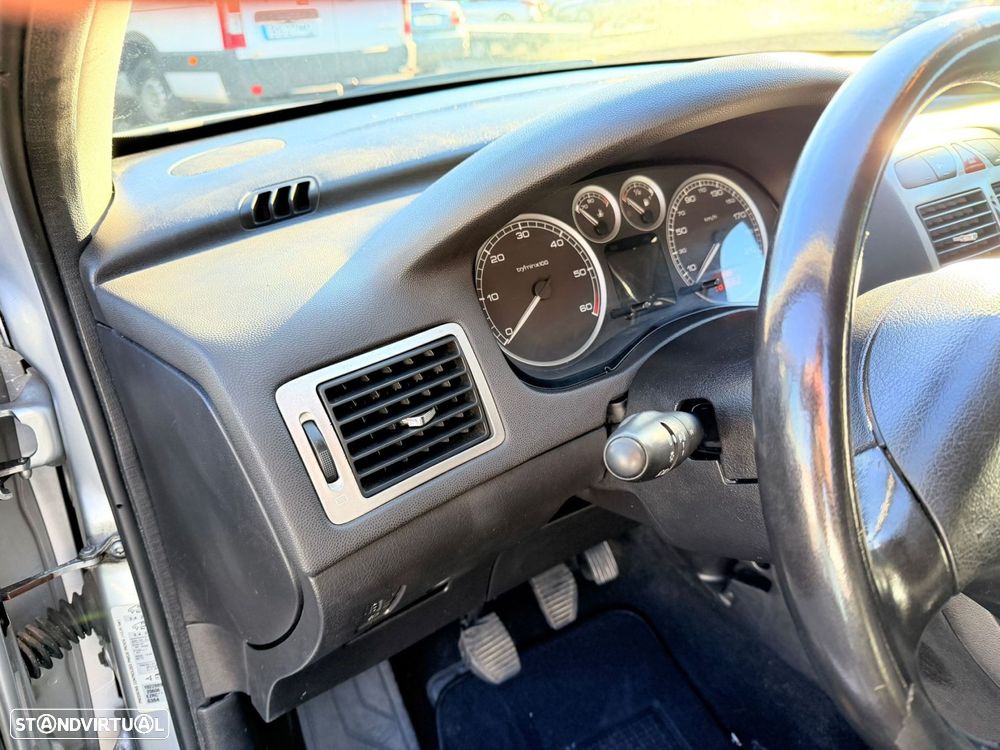 Peugeot 307 SW 1.6 HDi FAP Sport - 12