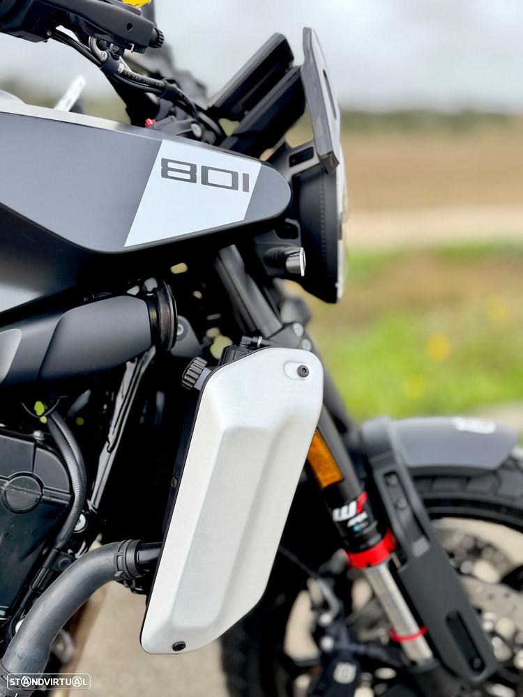 Husqvarna Svartpilen 801 - 7