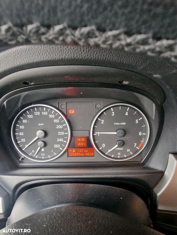 BMW Seria 3 320i - 10