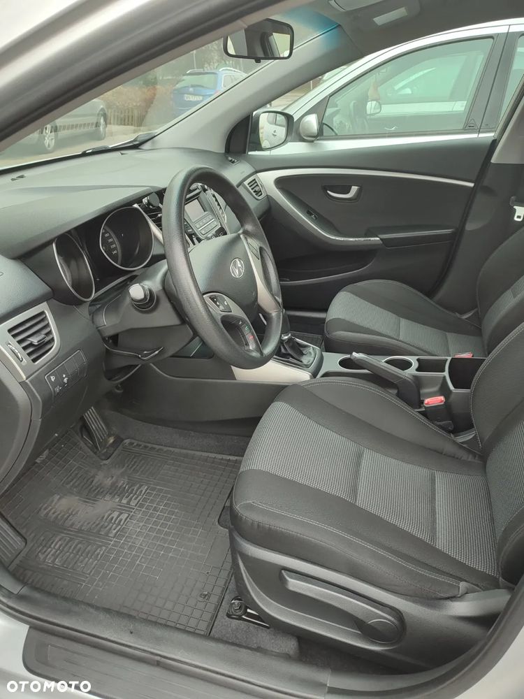 Hyundai i30 1.4 CRDi Classic + - 10