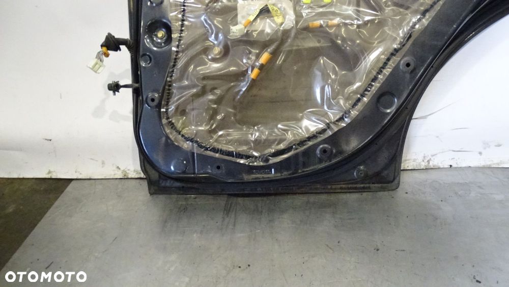 DRZWI PRAWY TYŁ LEXUS IS200 2.0 - 13