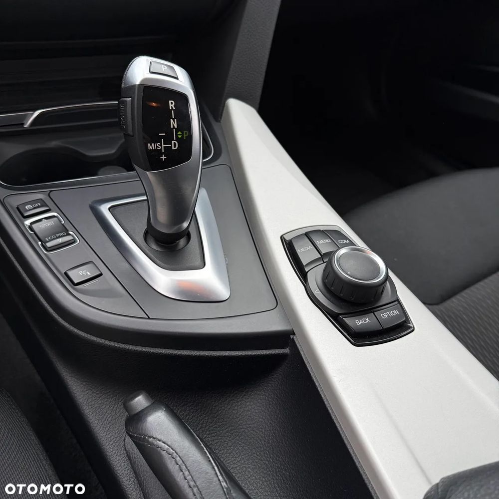 BMW Seria 3 ver-318d - 24