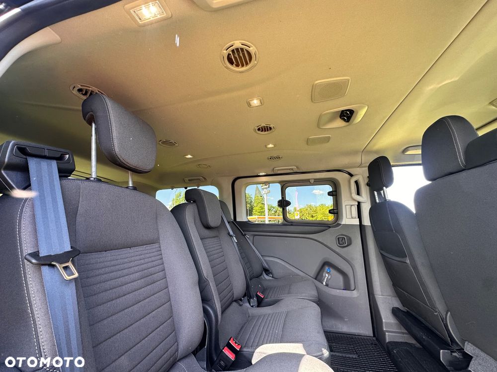 Ford Tourneo Custom - 24
