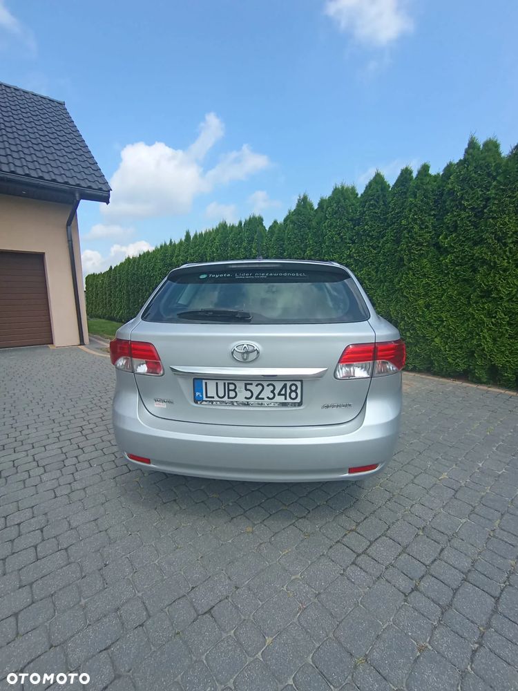 Toyota Avensis 2.0 D-4D Active - 8