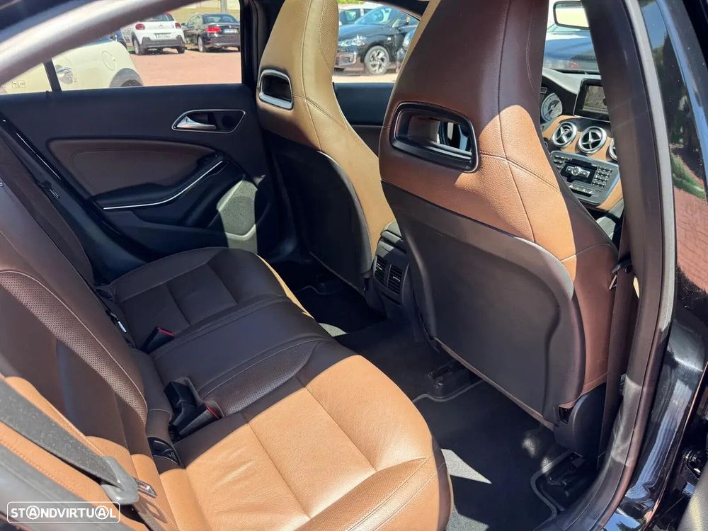 Mercedes-Benz A 220 - 43