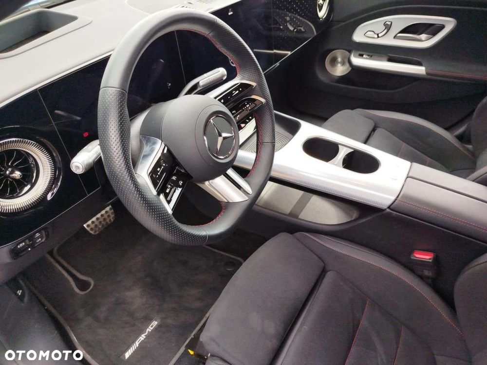 Mercedes-Benz CLA - 11
