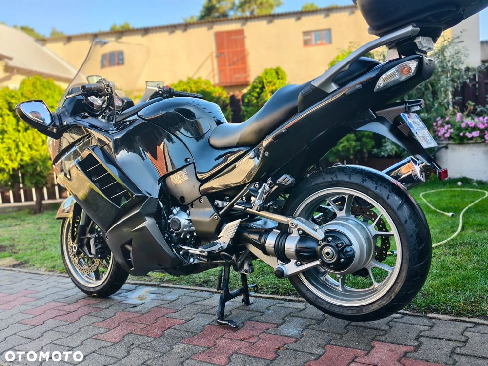 Kawasaki GTR - 18