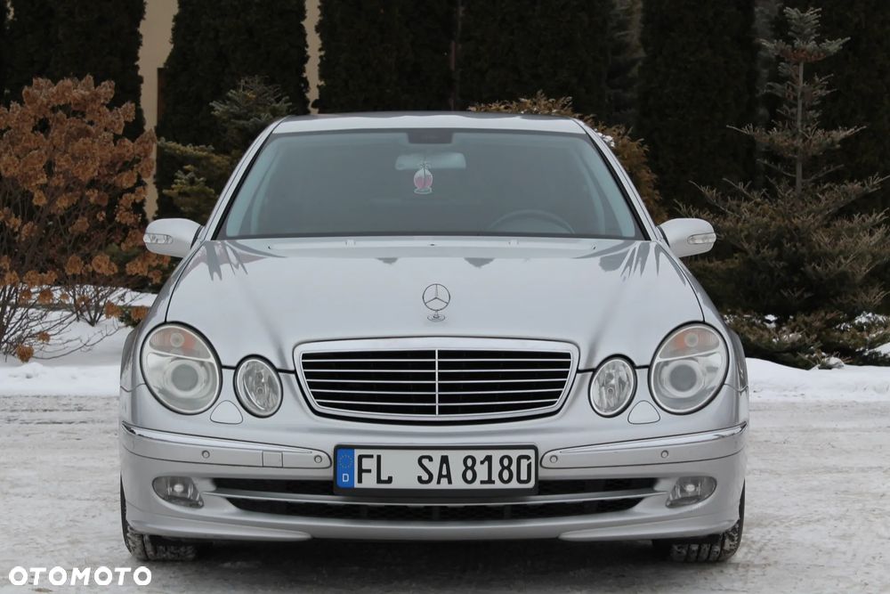 Mercedes-Benz Klasa E 240 4Matic Avantgarde - 9