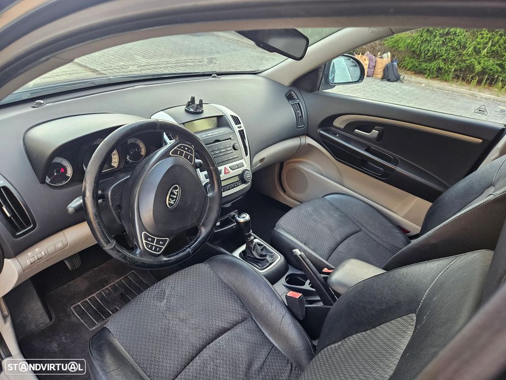 Kia Ceed SW 1.6 CRDi TX ISG - 10