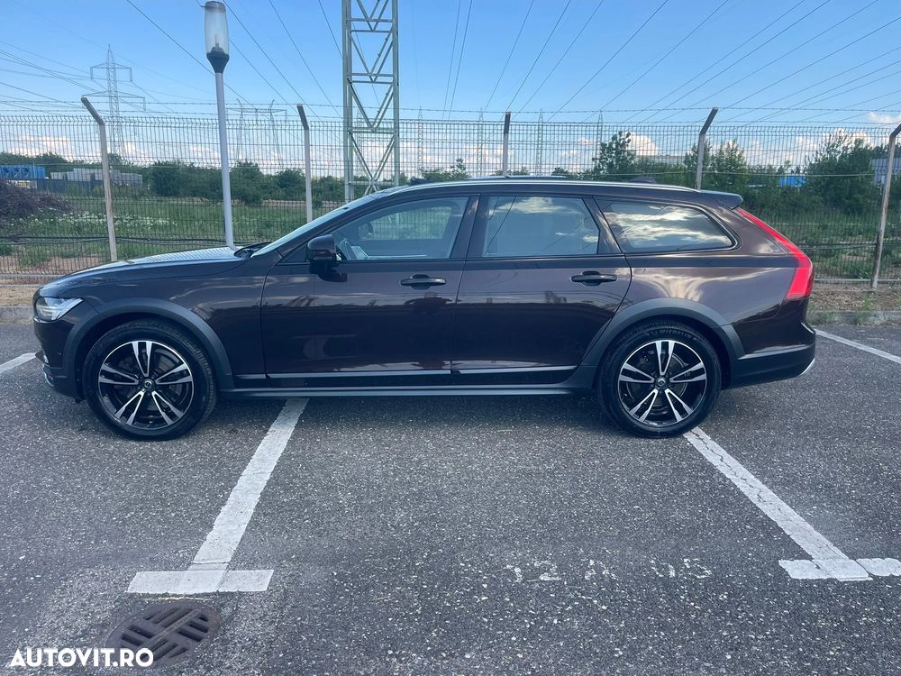 Volvo V90 D5 AWD - 33