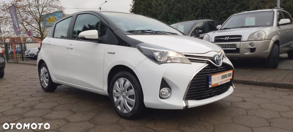 Toyota Yaris Hybrid 100 Terra - 28