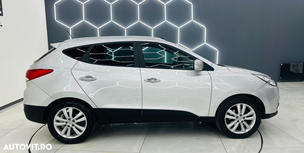 Hyundai ix35 1.7 CRDI 2WD blue Finale Silver - 35