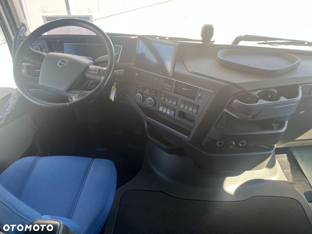 Volvo Volvo FH 4X2 460 Globetrotter XL - 23
