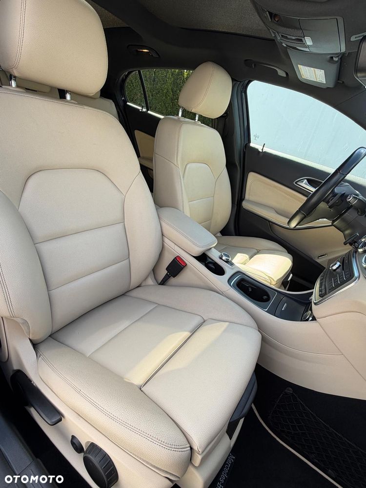 Mercedes-Benz GLA 250 7G-DCT Style - 24