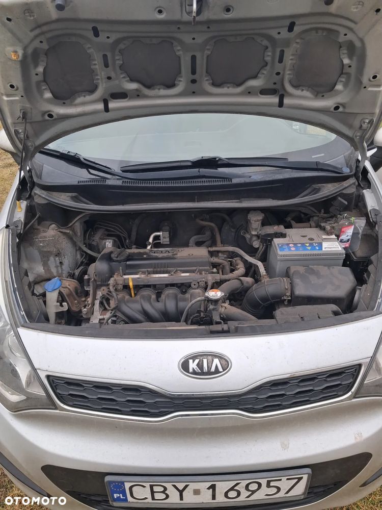 Kia Rio 1.4 L - 10