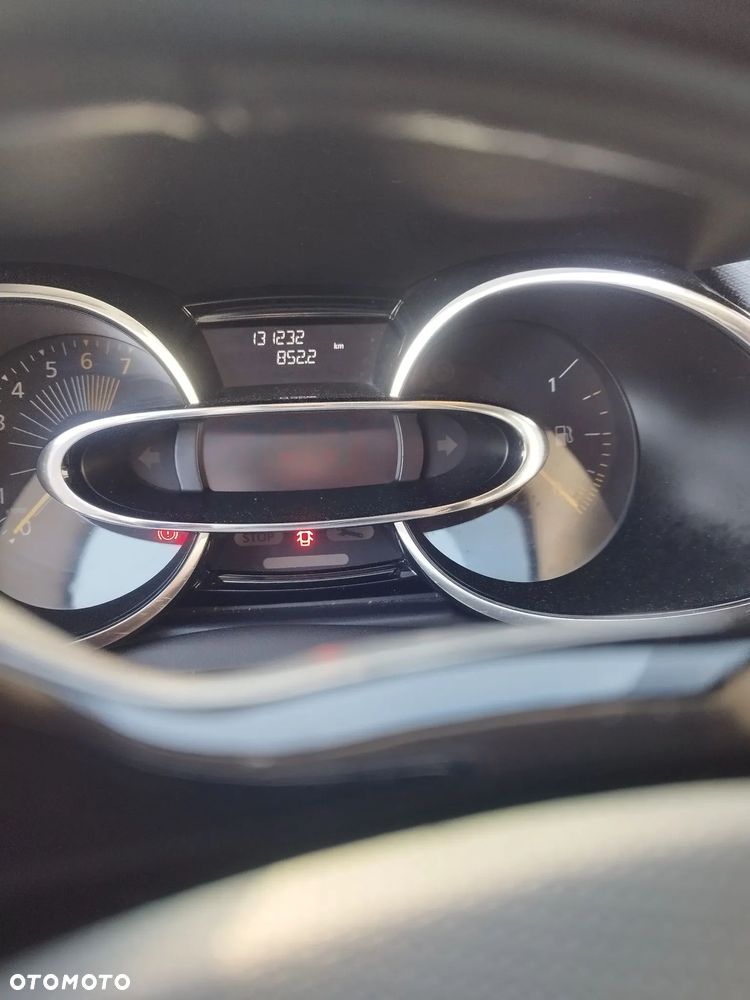 Renault Clio 1.2 16V 75 Experience - 12