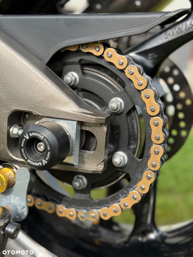 Suzuki GSX-R - 11